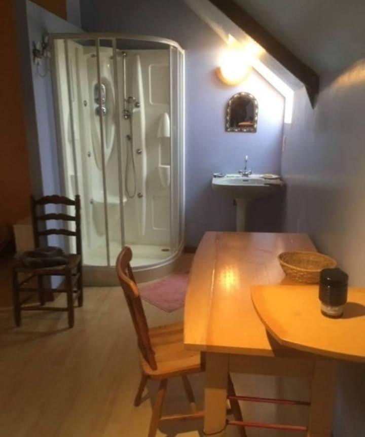 Chambre Chez L'Habitant Rueyres Eksteriør bilde